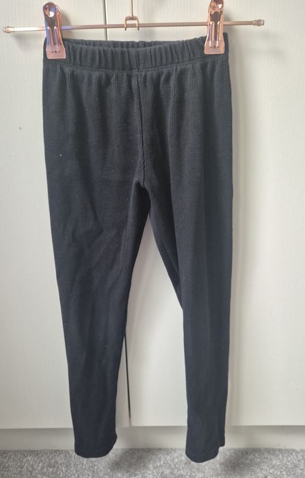 Chrisma czarne legginsy prążkowane 122