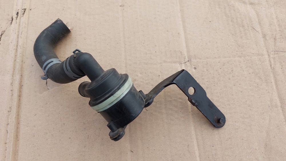 dodatkowa pompa pompka wody 1.6 2.0 tdi vw seat skoda 5n0965561a