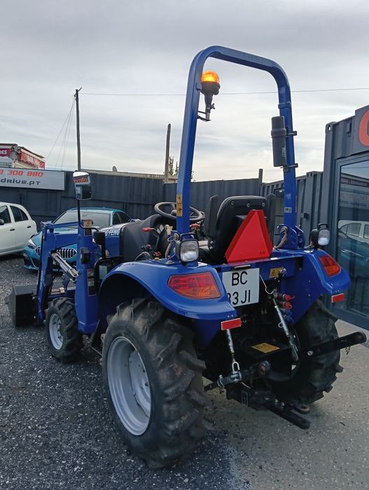 Trator 30cv 2023 , 41h de uso!