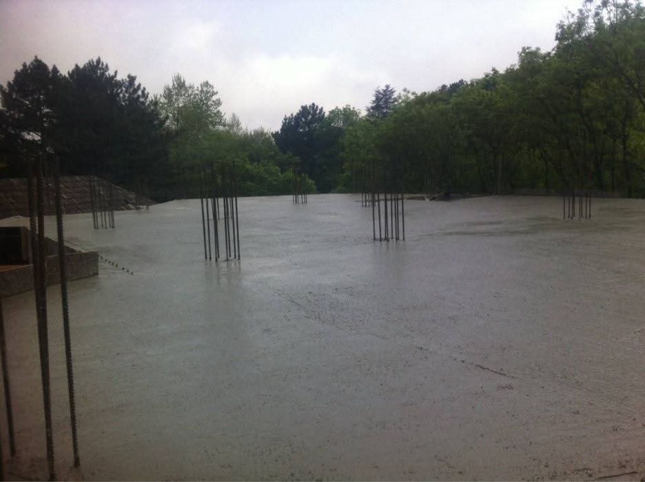 Фундамент. бетонные работы ,стяжка отмостка.