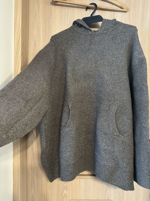 Sweter z kapturem, rozmiar M, duży oversize.