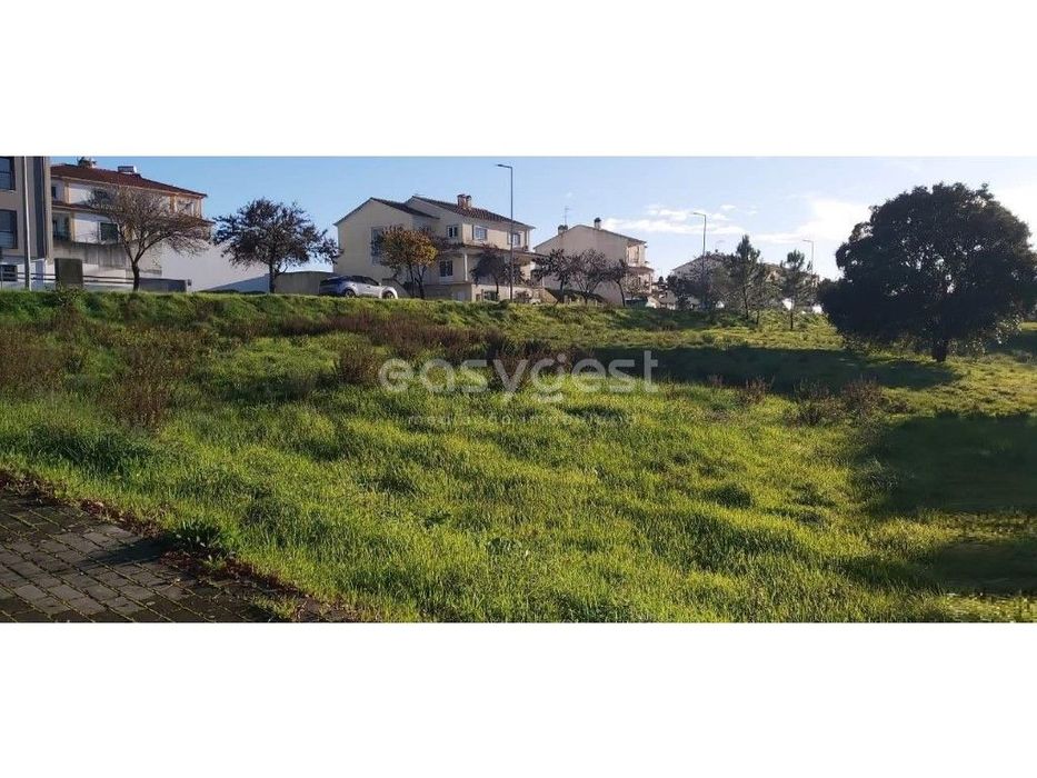 Lote de terreno na Urbanização Casal Vidigal próximo do Entroncamento