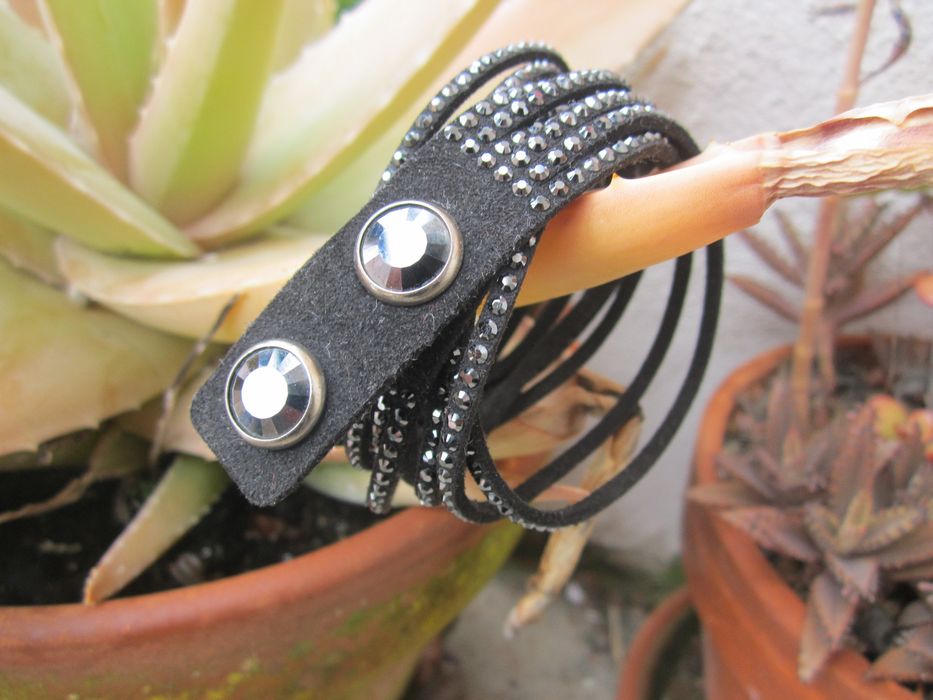 Pulseira Swarovski Slake Deluxe wrap 37 cm preto brilhante
