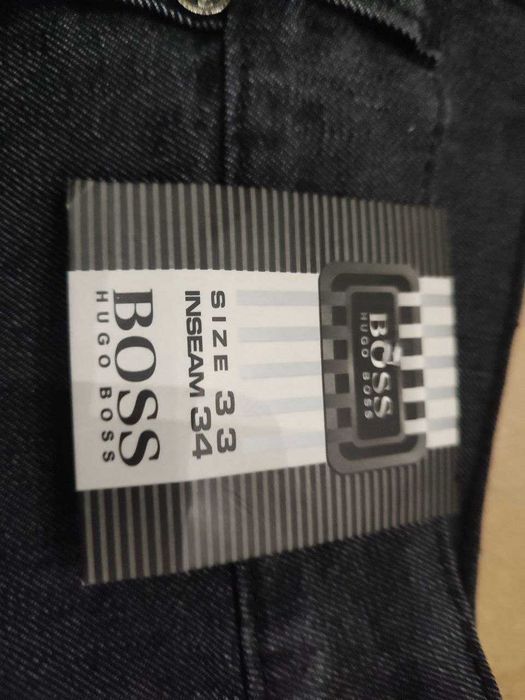 В продаже мужские джинсы Hugo Boss