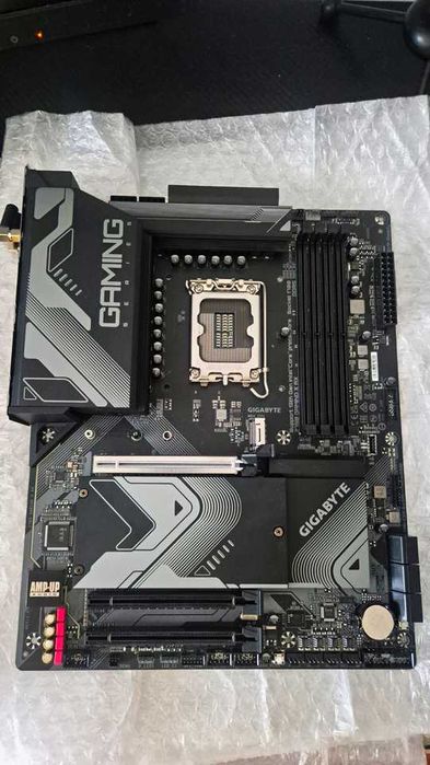 Bundle GIGABYTE Z790 GAMING X AX ATX WIFI LGA 1700 DDR5 + Intel core i9 13900k