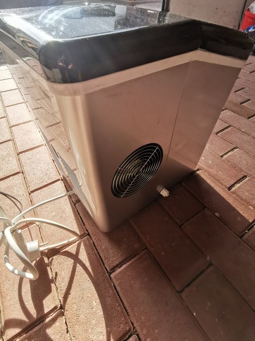 Maszyna Kostkarka do lodu Arctic 12 dobra do baru lub domowego użytku