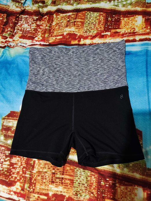 Шорты и футболки для беременных