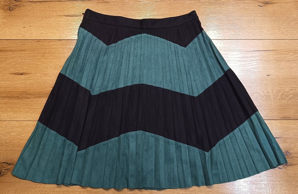 Przepiękna plisowana spódnica L