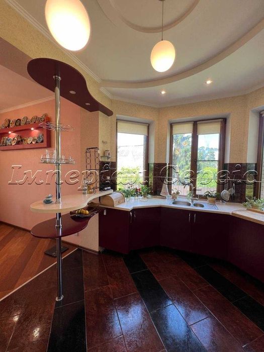 До Вашої уваги пропонуємо затишний куточок у 10 хв. від центру міста