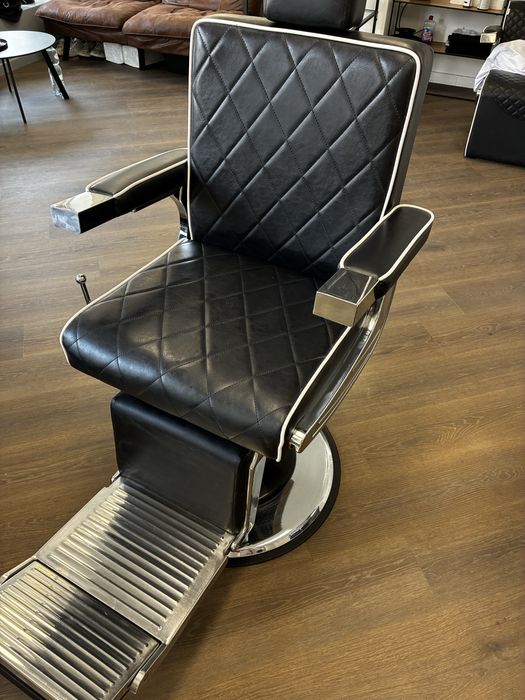 Fotel barberski czarny
