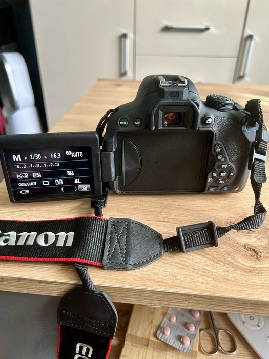 Aparat Canon Eos 700 D