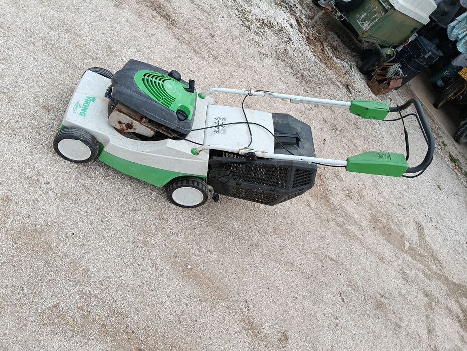 Máquina de cortar relva viking com tração