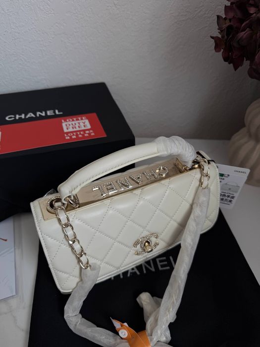 Сумка у стилі Chanel