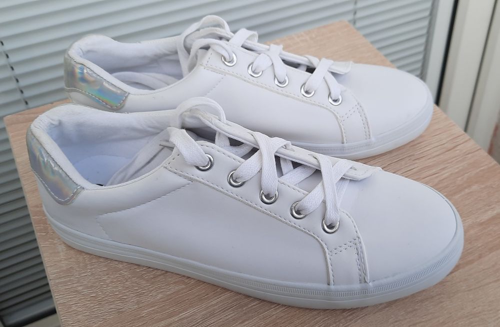Buty damskie sneakersy Graceland - białe, stylowe, rozmiar 37