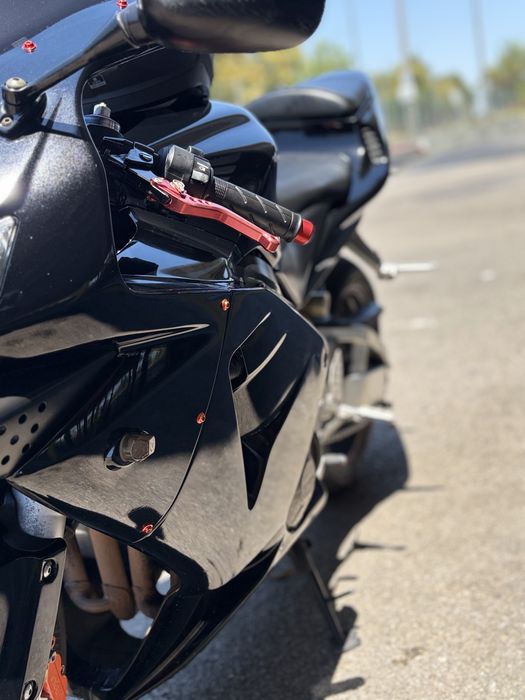 Vendo cbr600rr preta 2004
