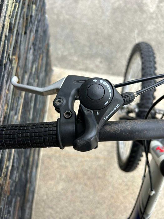 Bicicleta – tudo funcional – bom estado