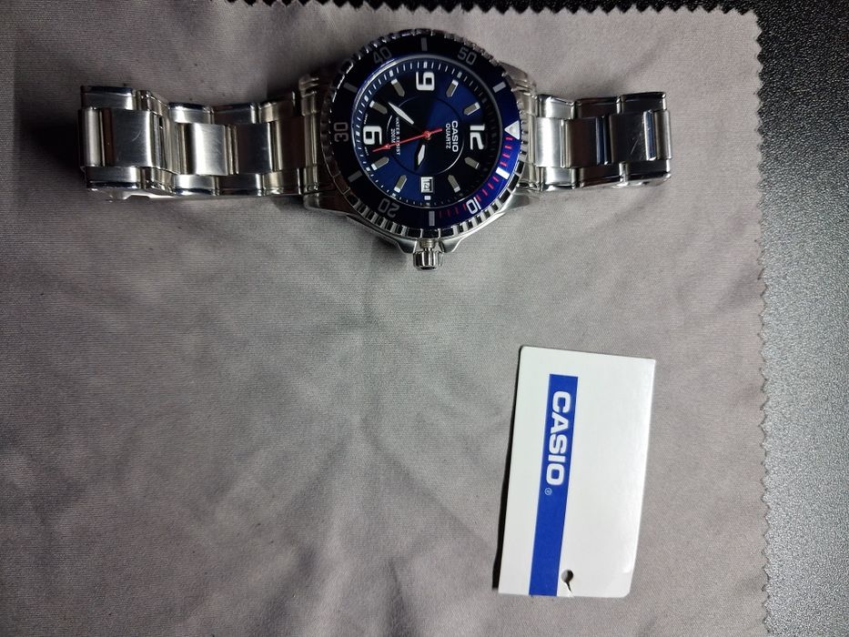 Zegarek męski casio srebrny