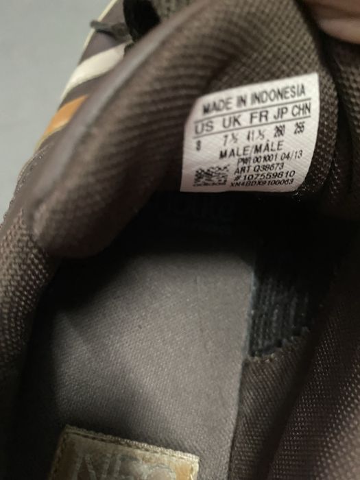 Tenis castanhos Adidas