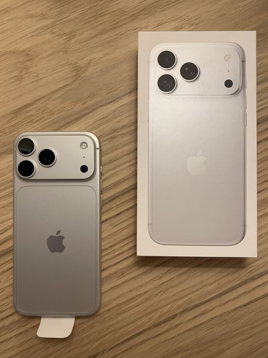 iPhone 18 Pro Max - Silver