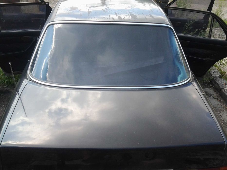 126 мерседес седан