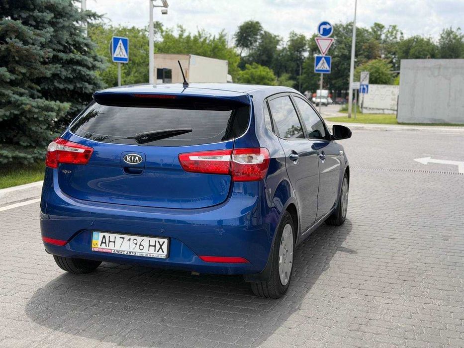 Продам KIA RIO 2012 1.6 Автомат