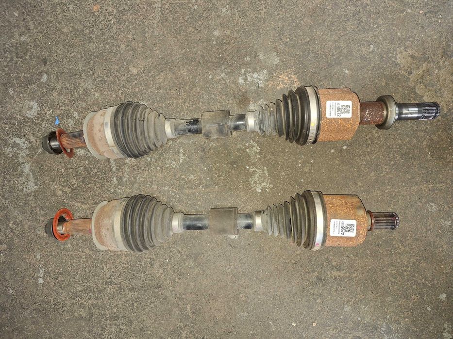 Привід піввісь передня ліва / права Chevrolet Bolt EV EUV 2022-