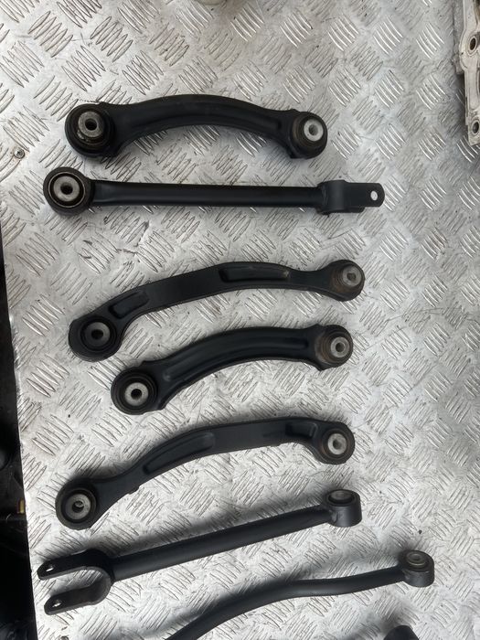 Рычаг задний Крайслер 300с chrysler 300c год 2015