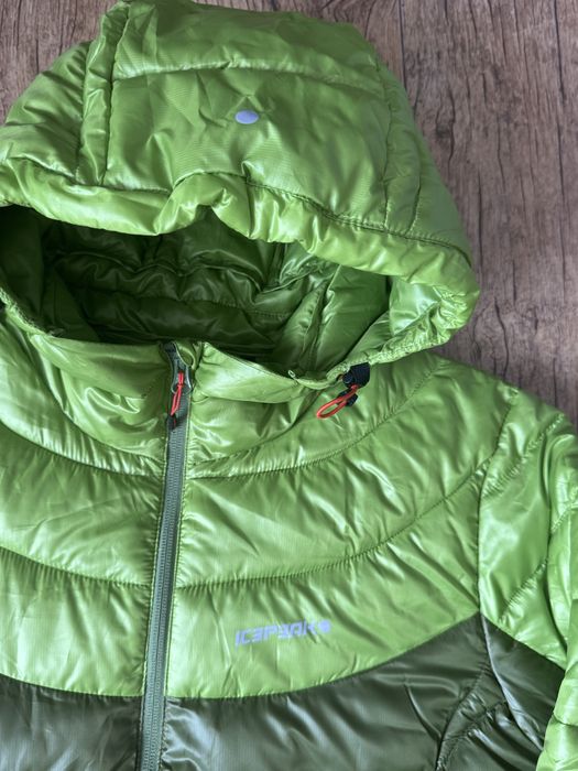 Жіноча куртка пуховик бренду Icepeak