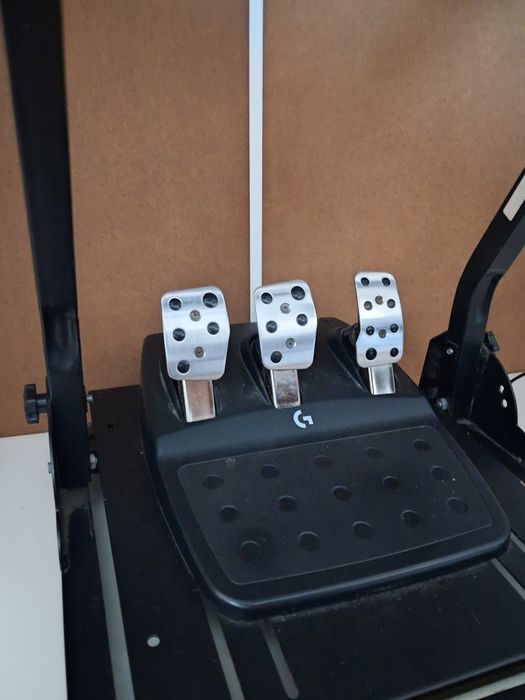 Volante Logitegh G923 + Suporte + Câmbio
