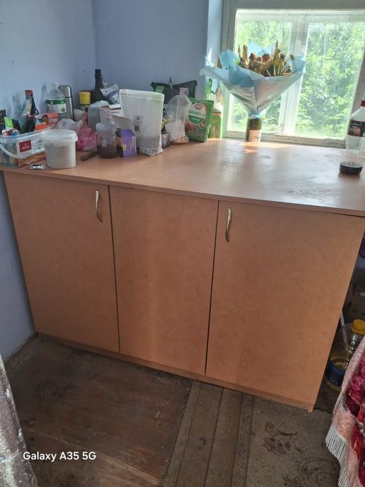 Тумба на кухню або в спальню