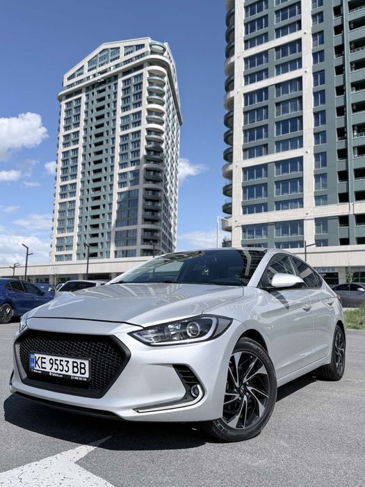 Hyndai  Elantra 2.0