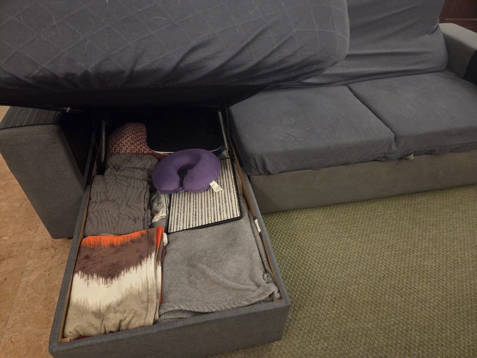 Sofá Cama com Chaise Longue e Arrumação