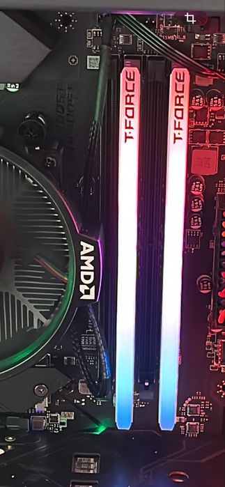 Kit 2x8GB DDR4 RGB TForce 3200Mhz