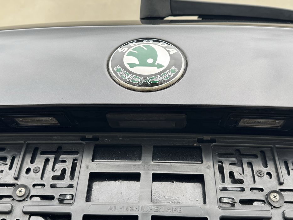 Кришка багажника/ляда/кляпа/Skoda Superb/Крышка багажника/Combi