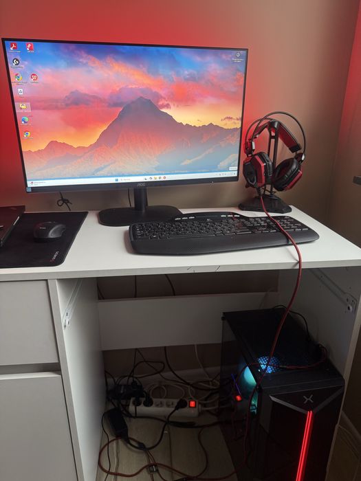 Zestaw komputer monitor  myszka klawiatura sluchawki