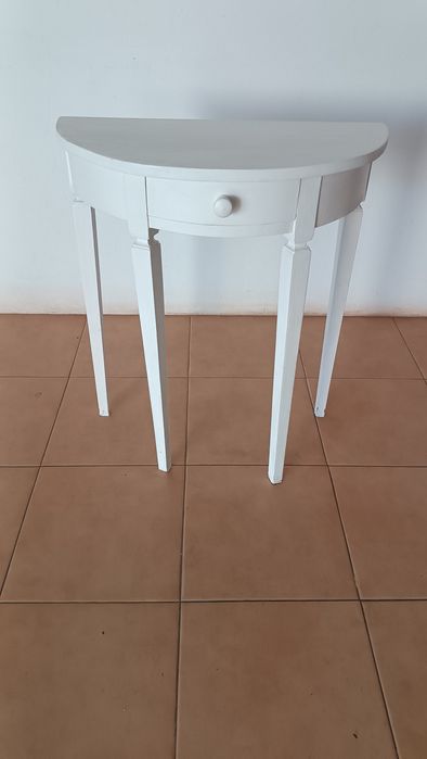 Mesa em meia lua
