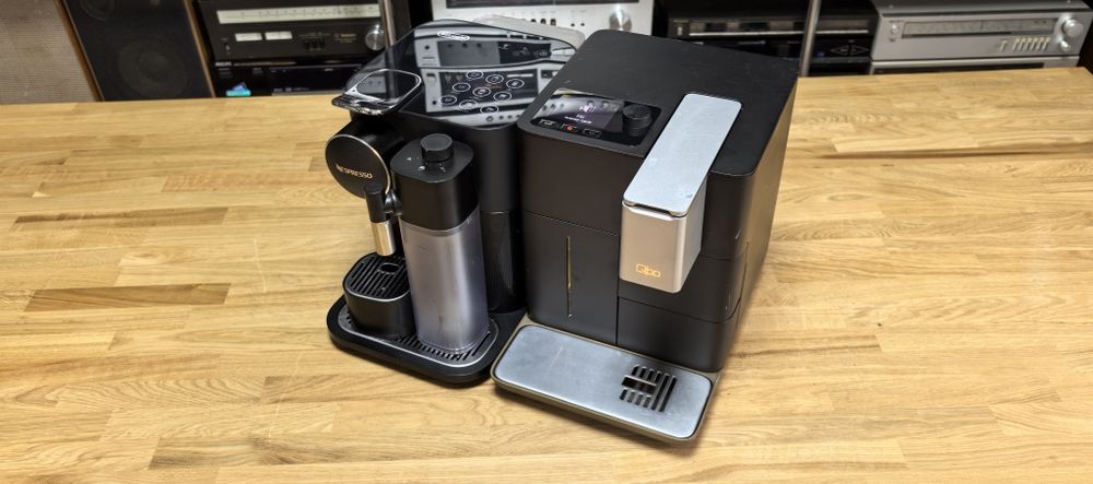 Капсульні кавоварки Delonghi Nespresso/Qbo