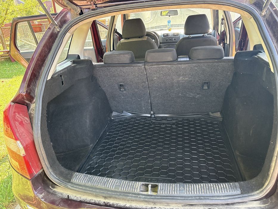Продаємо машину Skoda Fabia