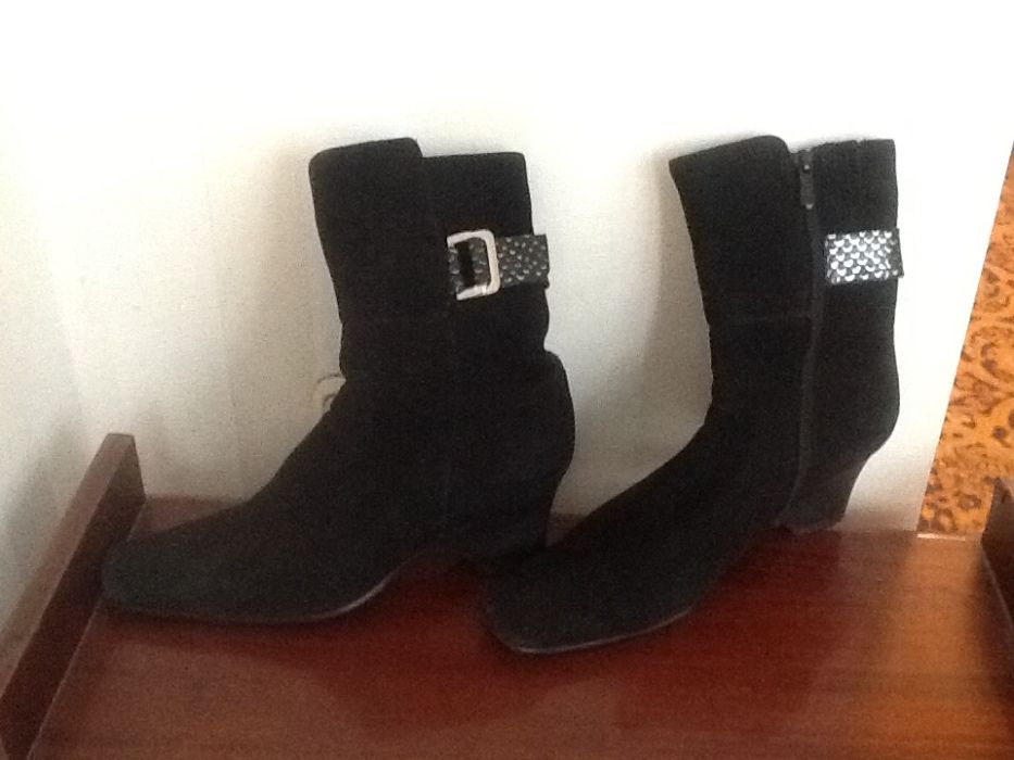 Замшевые ботинки