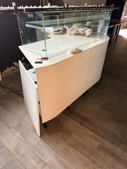 Moveis de madeira com pedra em silestone