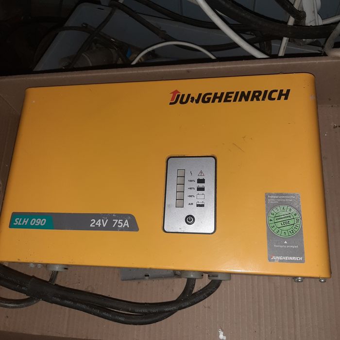 Ładowarka SLH090 24v75a