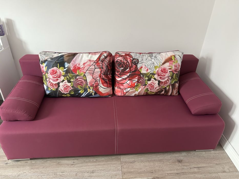 Kanapa różowa używana