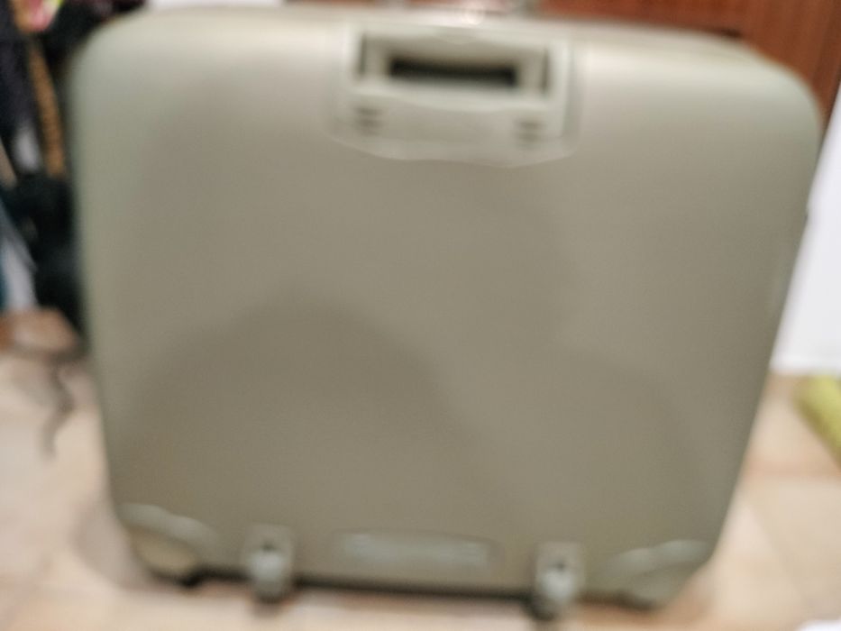 Mala de viagem usada