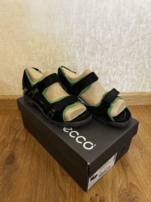 Продам оригінальні сандалі Ecco