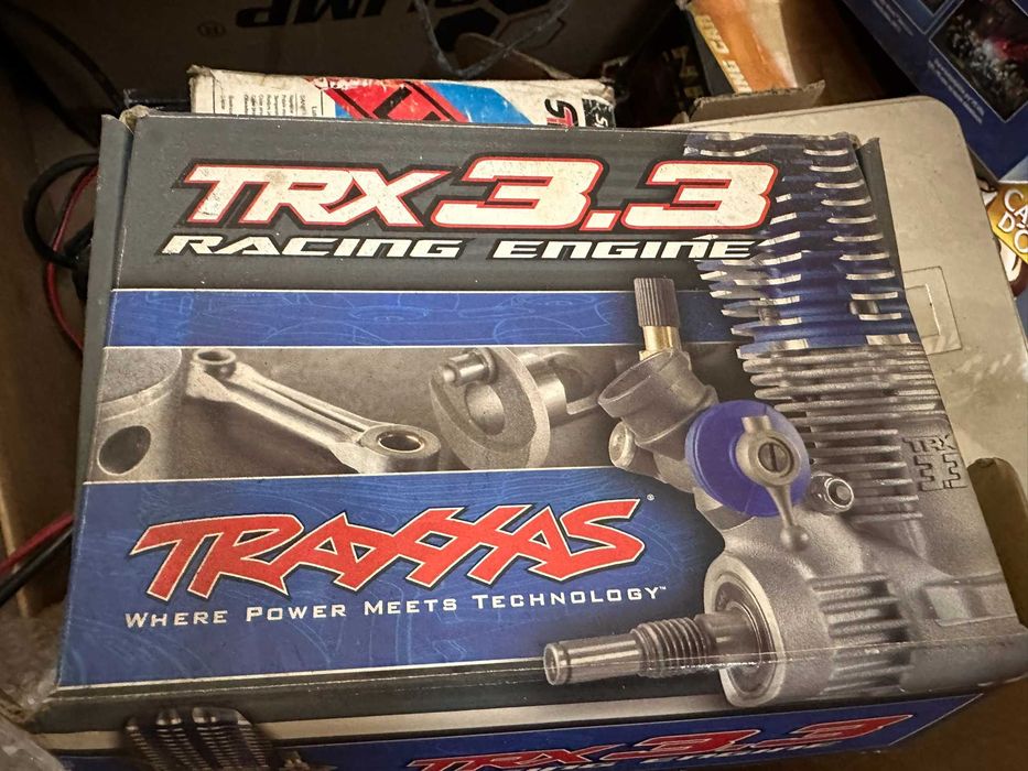 Traxxas Revo 3.3 Nitro + Futaba 4PK