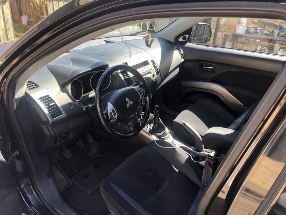 Mitsubishi Outlender 2