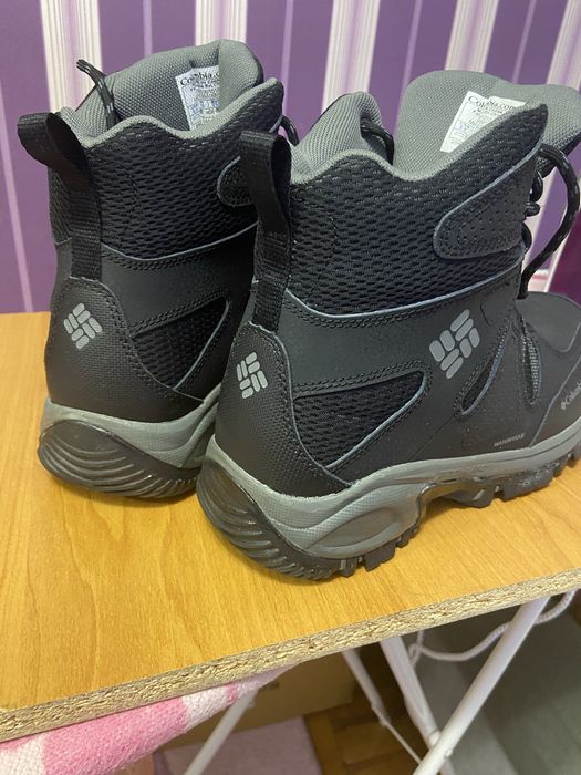 Зимові черевики ботинки кросівки чобітки