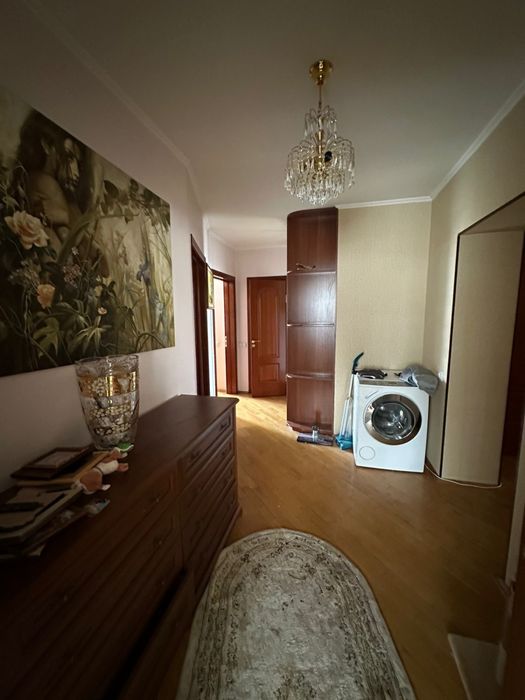 Продаж 4-х кімнатної квартири проспект Володимира Івасюка 24Б Оболонь