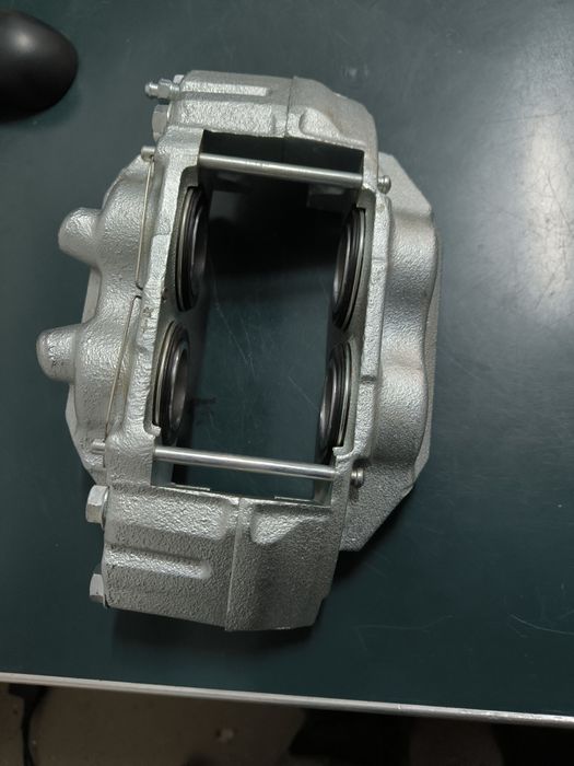 Pinça de travão frontal lado direito para toyota