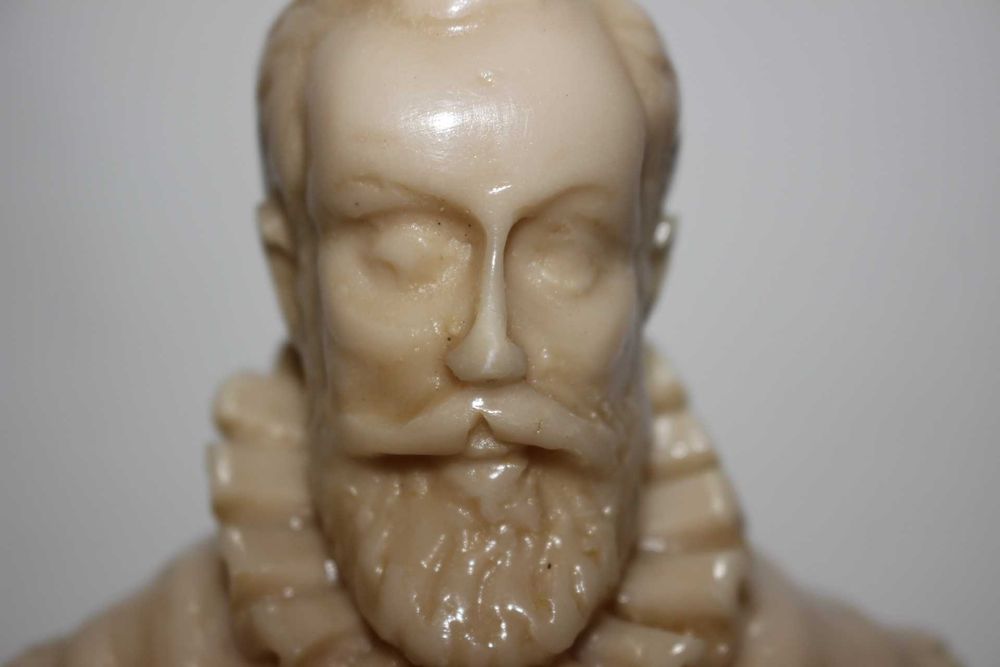 Busto - Luis de Camões